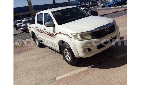 Acheter Import Voiture Toyota Hilux Blanc à Import - Dubai, Burkina-Faso Acheter Import Voiture Toyota Hilux Blanc à Import - Dubai, Burkina-Faso