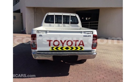 Acheter Import Voiture Toyota Hilux Blanc à Import - Dubai, Burkina-Faso Acheter Import Voiture Toyota Hilux Blanc à Import - Dubai, Burkina-Faso