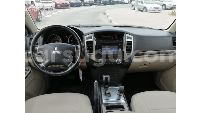 Big with watermark mitsubishi pajero burkina faso import dubai 5423