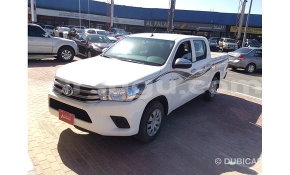 Acheter Import Voiture Toyota Hilux Blanc à Import - Dubai, Burkina-Faso Acheter Import Voiture Toyota Hilux Blanc à Import - Dubai, Burkina-Faso