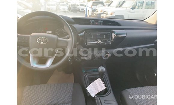 Acheter Import Voiture Toyota Hilux Noir à Import - Dubai, Burkina-Faso Acheter Import Voiture Toyota Hilux Noir à Import - Dubai, Burkina-Faso