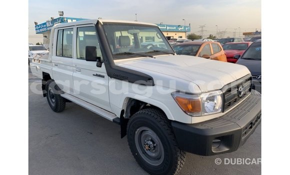 Sayi Imported Toyota Land Cruiser White Mota in Import - Dubai a Burkina Faso Sayi Imported Toyota Land Cruiser White Mota in Import - Dubai a Burkina Faso