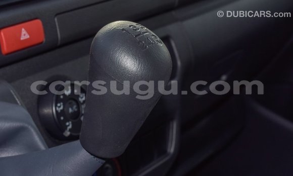 Sayi Imported Toyota Hiace White Mota in Import - Dubai a Burkina Faso Sayi Imported Toyota Hiace White Mota in Import - Dubai a Burkina Faso