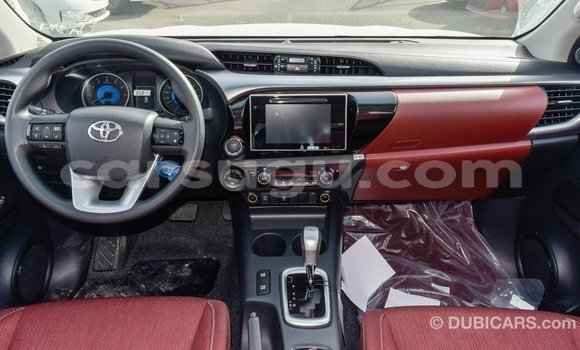 Sayi Imported Toyota Hilux White Mota in Import - Dubai a Burkina Faso Sayi Imported Toyota Hilux White Mota in Import - Dubai a Burkina Faso