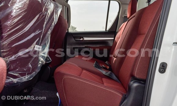 Sayi Imported Toyota Hilux White Mota in Import - Dubai a Burkina Faso Sayi Imported Toyota Hilux White Mota in Import - Dubai a Burkina Faso