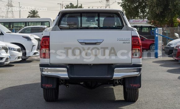 Sayi Imported Toyota Hilux White Mota in Import - Dubai a Burkina Faso Sayi Imported Toyota Hilux White Mota in Import - Dubai a Burkina Faso