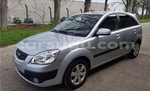Acheter Neuf Voiture Kia Carens Gris à Ouagadougou, Burkina-Faso Acheter Neuf Voiture Kia Carens Gris à Ouagadougou, Burkina-Faso