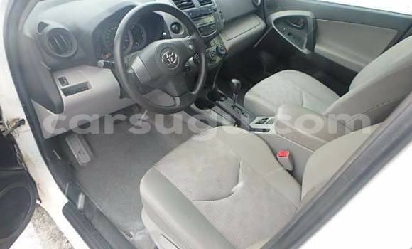 Acheter Neuf Voiture Toyota RAV4 Blanc à Ouagadougou, Burkina-Faso Acheter Neuf Voiture Toyota RAV4 Blanc à Ouagadougou, Burkina-Faso