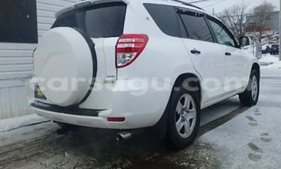 Acheter Neuf Voiture Toyota RAV4 Blanc à Ouagadougou, Burkina-Faso Acheter Neuf Voiture Toyota RAV4 Blanc à Ouagadougou, Burkina-Faso