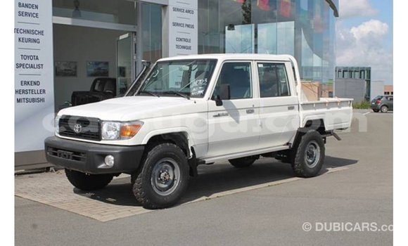 Acheter Import Voiture Toyota Land Cruiser Blanc à Import - Dubai, Burkina-Faso Acheter Import Voiture Toyota Land Cruiser Blanc à Import - Dubai, Burkina-Faso