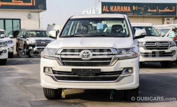 Acheter Import Voiture Toyota Land Cruiser Blanc à Import - Dubai, Burkina-Faso Acheter Import Voiture Toyota Land Cruiser Blanc à Import - Dubai, Burkina-Faso