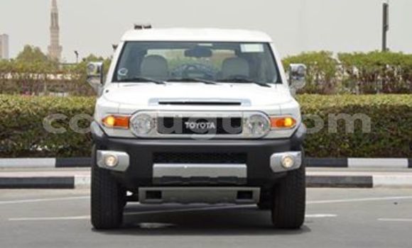 Acheter Neuf Voiture Toyota FJ Cruiser Blanc à Ouagadougou, Burkina-Faso Acheter Neuf Voiture Toyota FJ Cruiser Blanc à Ouagadougou, Burkina-Faso