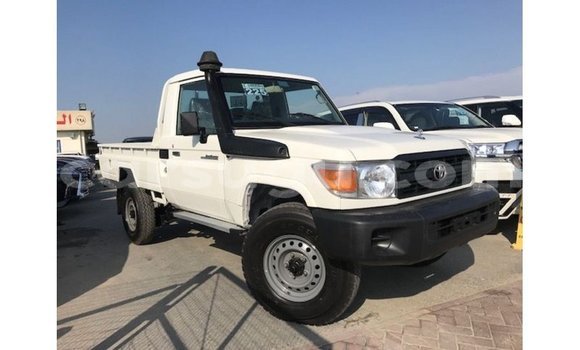 Acheter Import Voiture Toyota Land Cruiser Blanc à Import - Dubai, Burkina-Faso Acheter Import Voiture Toyota Land Cruiser Blanc à Import - Dubai, Burkina-Faso