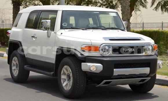 Acheter Neuf Voiture Toyota FJ Cruiser Blanc à Ouagadougou, Burkina-Faso Acheter Neuf Voiture Toyota FJ Cruiser Blanc à Ouagadougou, Burkina-Faso