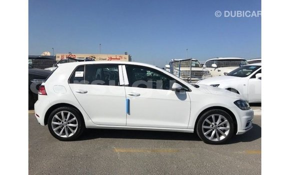 Sayi Imported Volkswagen Golf White Mota in Import - Dubai a Burkina Faso Sayi Imported Volkswagen Golf White Mota in Import - Dubai a Burkina Faso
