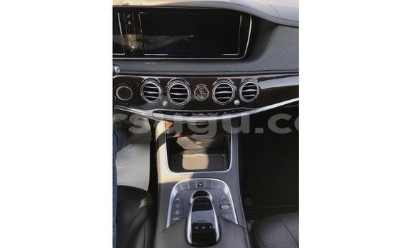 Sayi Imported Mercedes-Benz 190 Black Mota in Import - Dubai a Burkina Faso Sayi Imported Mercedes-Benz 190 Black Mota in Import - Dubai a Burkina Faso