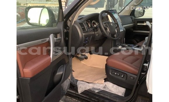 Acheter Import Voiture Toyota Land Cruiser Noir à Import - Dubai, Burkina-Faso Acheter Import Voiture Toyota Land Cruiser Noir à Import - Dubai, Burkina-Faso