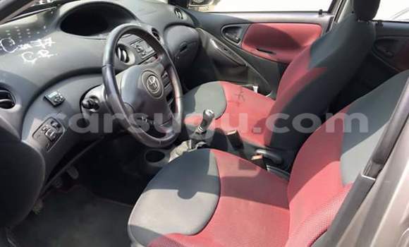 Acheter Occasion Voiture Toyota Yaris Gris à Ouagadougou, Burkina-Faso Acheter Occasion Voiture Toyota Yaris Gris à Ouagadougou, Burkina-Faso