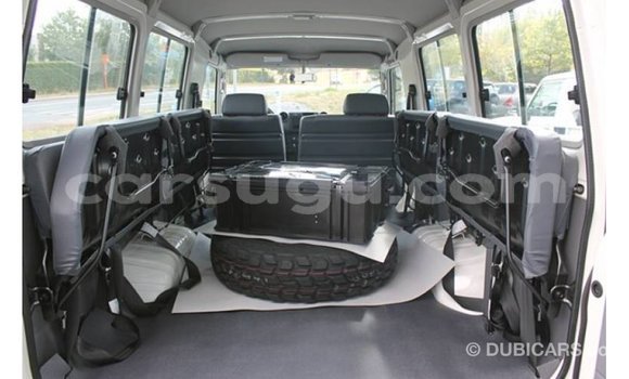 Buy Import Toyota Land Cruiser White Car in Import - Dubai in Burkina Faso Buy Import Toyota Land Cruiser White Car in Import - Dubai in Burkina Faso