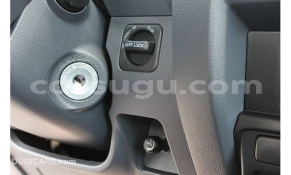 Sayi Imported Toyota Land Cruiser White Mota in Import - Dubai a Burkina Faso Sayi Imported Toyota Land Cruiser White Mota in Import - Dubai a Burkina Faso