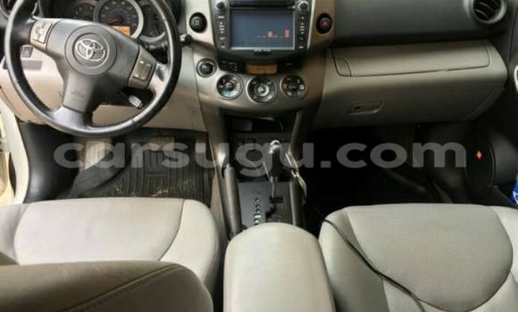 Acheter Neuf Voiture Toyota RAV4 Gris à Ouagadougou, Burkina-Faso Acheter Neuf Voiture Toyota RAV4 Gris à Ouagadougou, Burkina-Faso