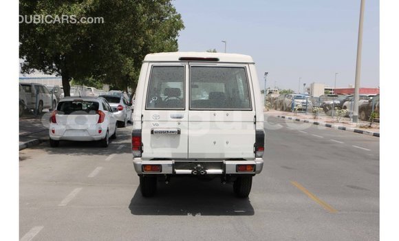 Buy Import Toyota Land Cruiser White Car in Import - Dubai in Burkina Faso Buy Import Toyota Land Cruiser White Car in Import - Dubai in Burkina Faso