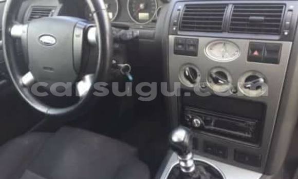 Sayi Sabo Ford Mondeo Azurfa Mota in Ouagadougou a Burkina Faso Sayi Sabo Ford Mondeo Azurfa Mota in Ouagadougou a Burkina Faso