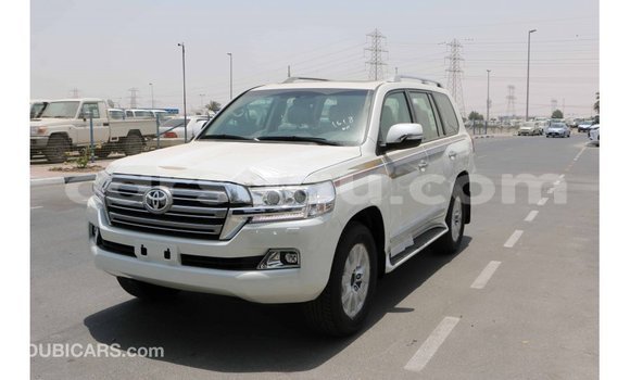 Buy Import Toyota Land Cruiser White Car in Import - Dubai in Burkina Faso Buy Import Toyota Land Cruiser White Car in Import - Dubai in Burkina Faso