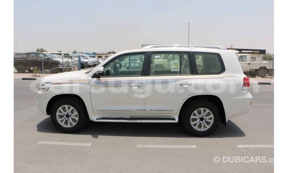 Buy Import Toyota Land Cruiser White Car in Import - Dubai in Burkina Faso Buy Import Toyota Land Cruiser White Car in Import - Dubai in Burkina Faso