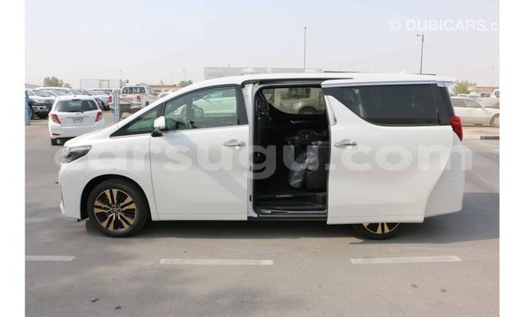 Sayi Imported Toyota Alphard White Mota in Import - Dubai a Burkina Faso Sayi Imported Toyota Alphard White Mota in Import - Dubai a Burkina Faso