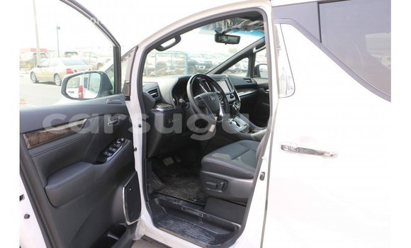 Sayi Imported Toyota Alphard White Mota in Import - Dubai a Burkina Faso Sayi Imported Toyota Alphard White Mota in Import - Dubai a Burkina Faso