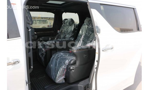 Sayi Imported Toyota Alphard White Mota in Import - Dubai a Burkina Faso Sayi Imported Toyota Alphard White Mota in Import - Dubai a Burkina Faso