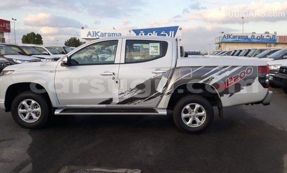 Acheter Import Voiture Mitsubishi L200 Blanc à Import - Dubai, Burkina-Faso Acheter Import Voiture Mitsubishi L200 Blanc à Import - Dubai, Burkina-Faso