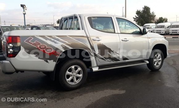 Acheter Import Voiture Mitsubishi L200 Blanc à Import - Dubai, Burkina-Faso Acheter Import Voiture Mitsubishi L200 Blanc à Import - Dubai, Burkina-Faso