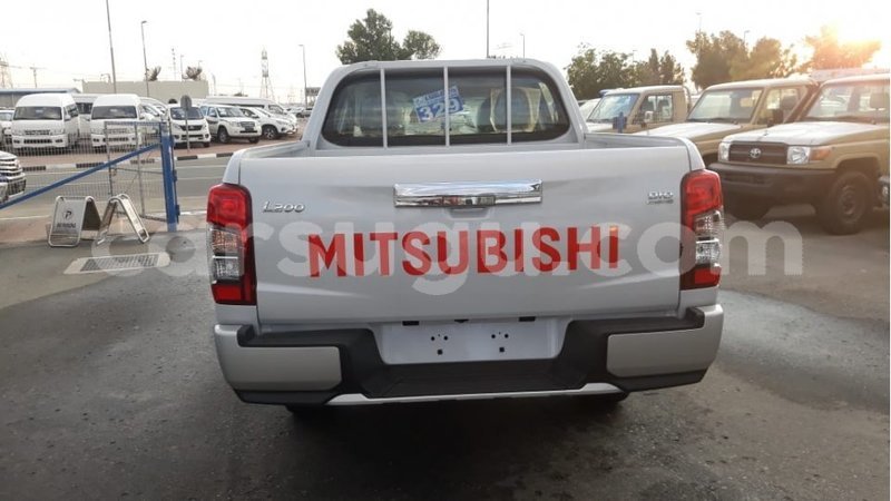 Big with watermark mitsubishi l200 burkina faso import dubai 5529