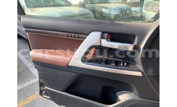Acheter Import Voiture Toyota Land Cruiser Noir à Import - Dubai, Burkina-Faso Acheter Import Voiture Toyota Land Cruiser Noir à Import - Dubai, Burkina-Faso