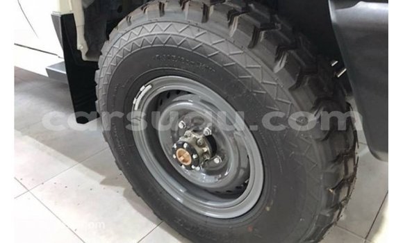 Acheter Import Voiture Toyota Land Cruiser Blanc à Import - Dubai, Burkina-Faso Acheter Import Voiture Toyota Land Cruiser Blanc à Import - Dubai, Burkina-Faso