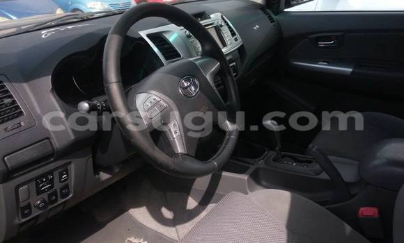 Acheter Neuf Voiture Toyota Hilux Noir à Ouagadougou, Burkina-Faso Acheter Neuf Voiture Toyota Hilux Noir à Ouagadougou, Burkina-Faso