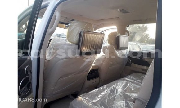 Acheter Import Voiture Lexus LX Blanc à Import - Dubai, Burkina-Faso Acheter Import Voiture Lexus LX Blanc à Import - Dubai, Burkina-Faso