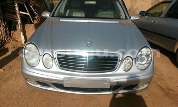 Acheter Neuf Voiture Mercedes-Benz 230 Noir à Ouagadougou, Burkina-Faso Acheter Neuf Voiture Mercedes-Benz 230 Noir à Ouagadougou, Burkina-Faso