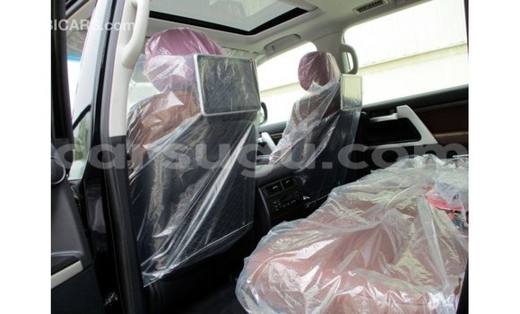 Acheter Import Voiture Toyota Land Cruiser Noir à Import - Dubai, Burkina-Faso Acheter Import Voiture Toyota Land Cruiser Noir à Import - Dubai, Burkina-Faso