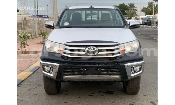 Acheter Import Voiture Toyota Hilux Noir à Import - Dubai, Burkina-Faso Acheter Import Voiture Toyota Hilux Noir à Import - Dubai, Burkina-Faso