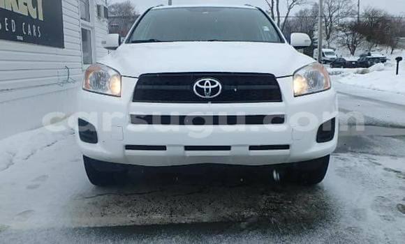 Acheter Occasion Voiture Toyota RAV4 Blanc à Ouagadougou, Burkina-Faso Acheter Occasion Voiture Toyota RAV4 Blanc à Ouagadougou, Burkina-Faso