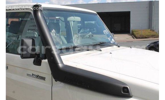 Acheter Import Voiture Toyota Land Cruiser Blanc à Import - Dubai, Burkina-Faso Acheter Import Voiture Toyota Land Cruiser Blanc à Import - Dubai, Burkina-Faso