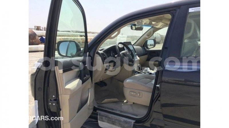Big with watermark toyota land cruiser burkina faso import dubai 5561