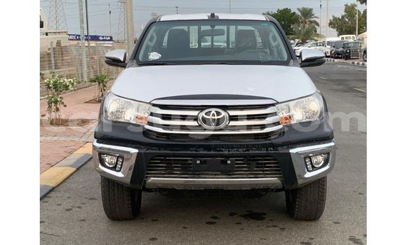 Acheter Import Voiture Toyota Hilux Noir à Import - Dubai, Burkina-Faso Acheter Import Voiture Toyota Hilux Noir à Import - Dubai, Burkina-Faso