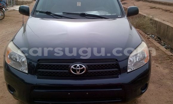 Sayi Na hannu Toyota RAV4 Blue Mota in Ouagadougou a Burkina Faso Sayi Na hannu Toyota RAV4 Blue Mota in Ouagadougou a Burkina Faso
