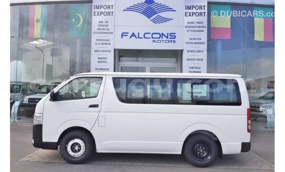 Acheter Import Voiture Toyota Hiace Blanc à Import - Dubai, Burkina-Faso Acheter Import Voiture Toyota Hiace Blanc à Import - Dubai, Burkina-Faso