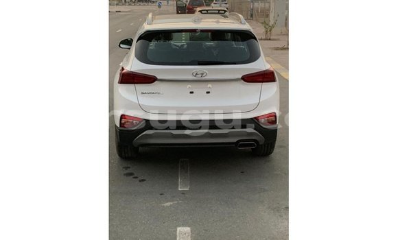 Acheter Import Voiture Hyundai Santa Fe Blanc à Import - Dubai, Burkina-Faso Acheter Import Voiture Hyundai Santa Fe Blanc à Import - Dubai, Burkina-Faso