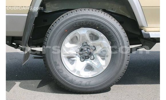 Acheter Import Voiture Toyota Land Cruiser Beige à Import - Dubai, Burkina-Faso Acheter Import Voiture Toyota Land Cruiser Beige à Import - Dubai, Burkina-Faso